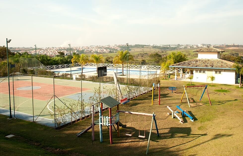 Área com playground do loteamento